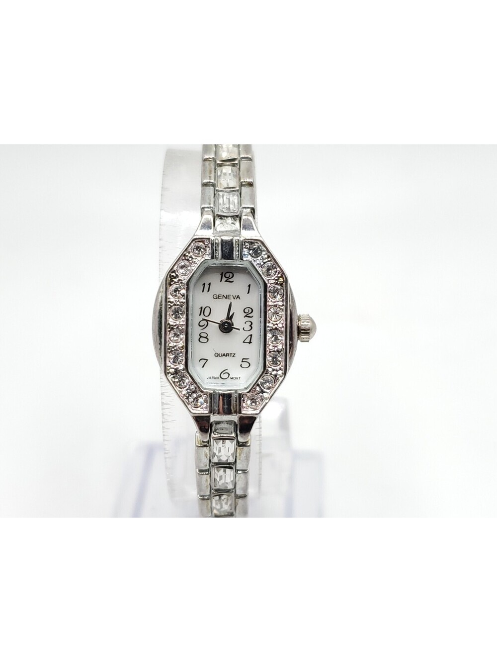 Geneva Quartz Watch Womens New Battery Silver Tone White Dial 20mm